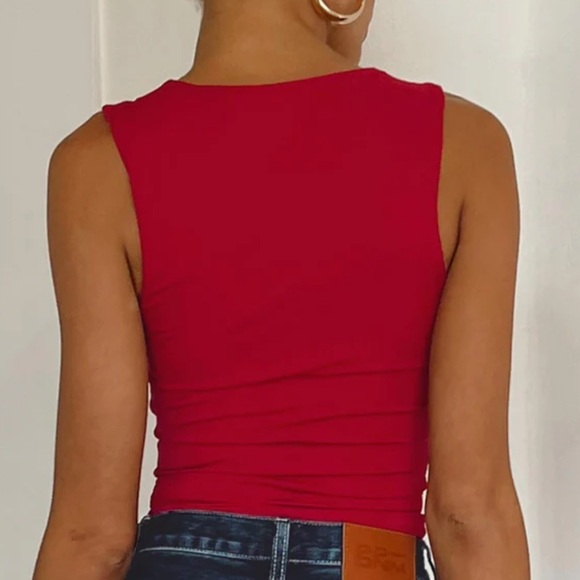 Princess Polly Red stretch top 🌹 ♥️ - Picture 2 of 4